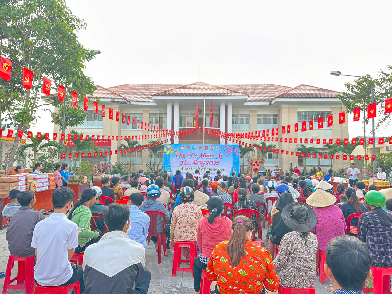 CHỢ TẾT NHÂN ÁI XUÂN ẤT TỴ NĂM 2025